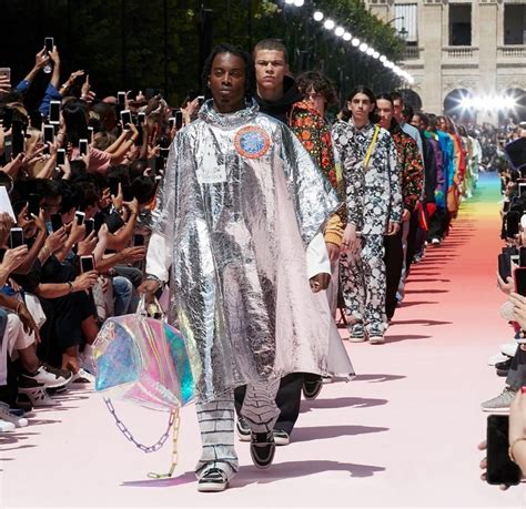 louis vuitton 2019 sedi|louis vuitton fashion show.